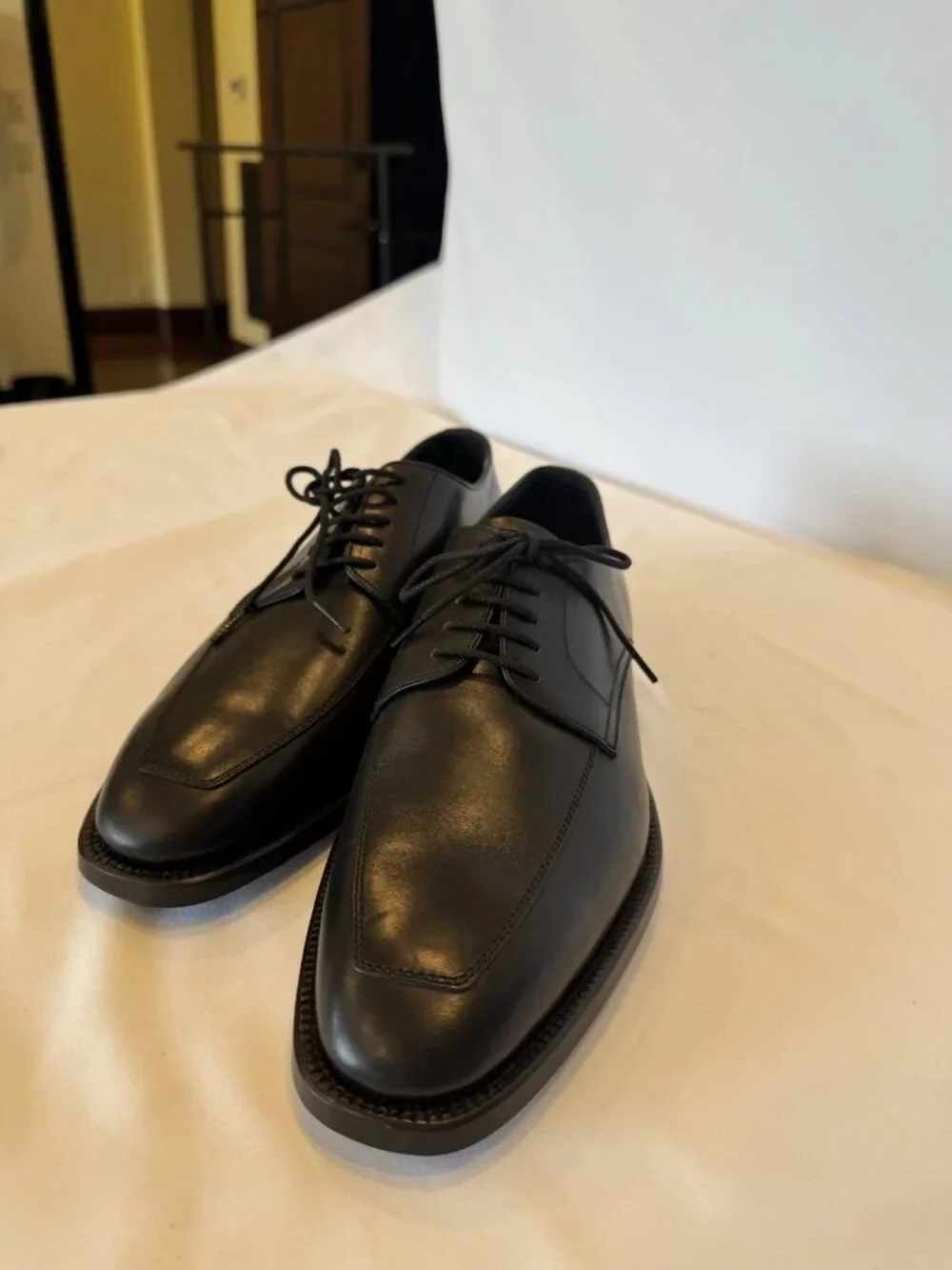 Authentic Burberry Black Leather Apron Toe Derby Shoes Men’s US 6
